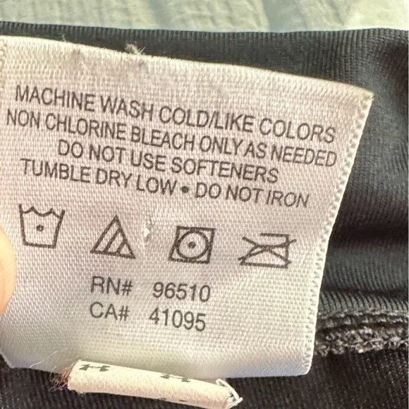 ⭐️ last Chance ⭐️ Under Armour Cropped Wide Leg Workout Black Pants Large - Picture 10 of 15